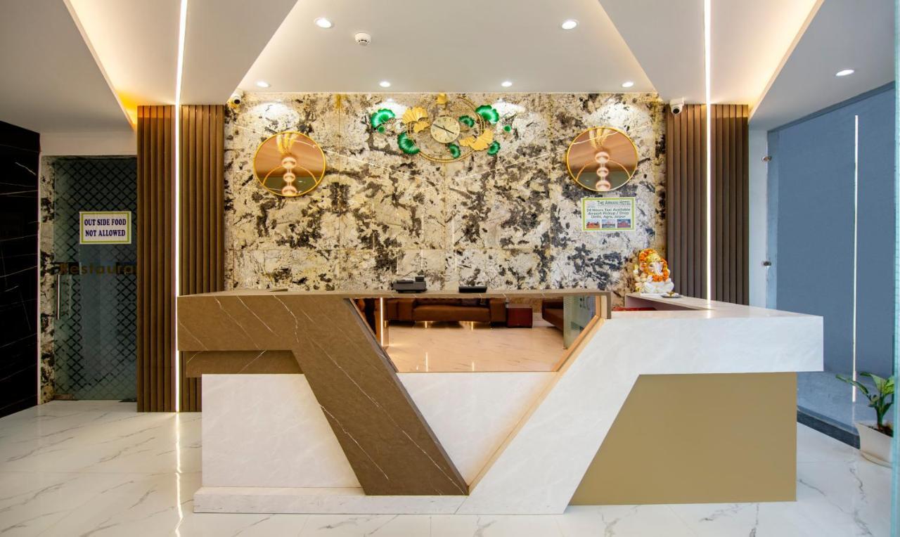 ホテル Treebo The Armani Near Igi Airport ニューデリー エクステリア 写真